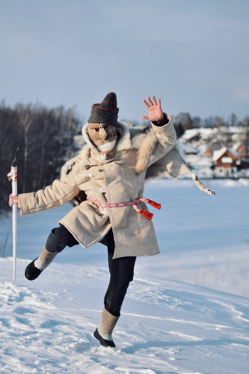 Нам не нужно составлять натальную карту Владимирской области, чтобы подтвердить факт — звезд шоу-бизнеса постоянно сюда тянет. Ведущий популярного шоу Дмитрий Журавлев ради суздальских блинов забыл о диете, певец Сергей Лазарев устроил цифровой детокс наряду с местными жителями, а актер Андрей Мерзликин прогулялся по историческому ядру региональной столицы.
