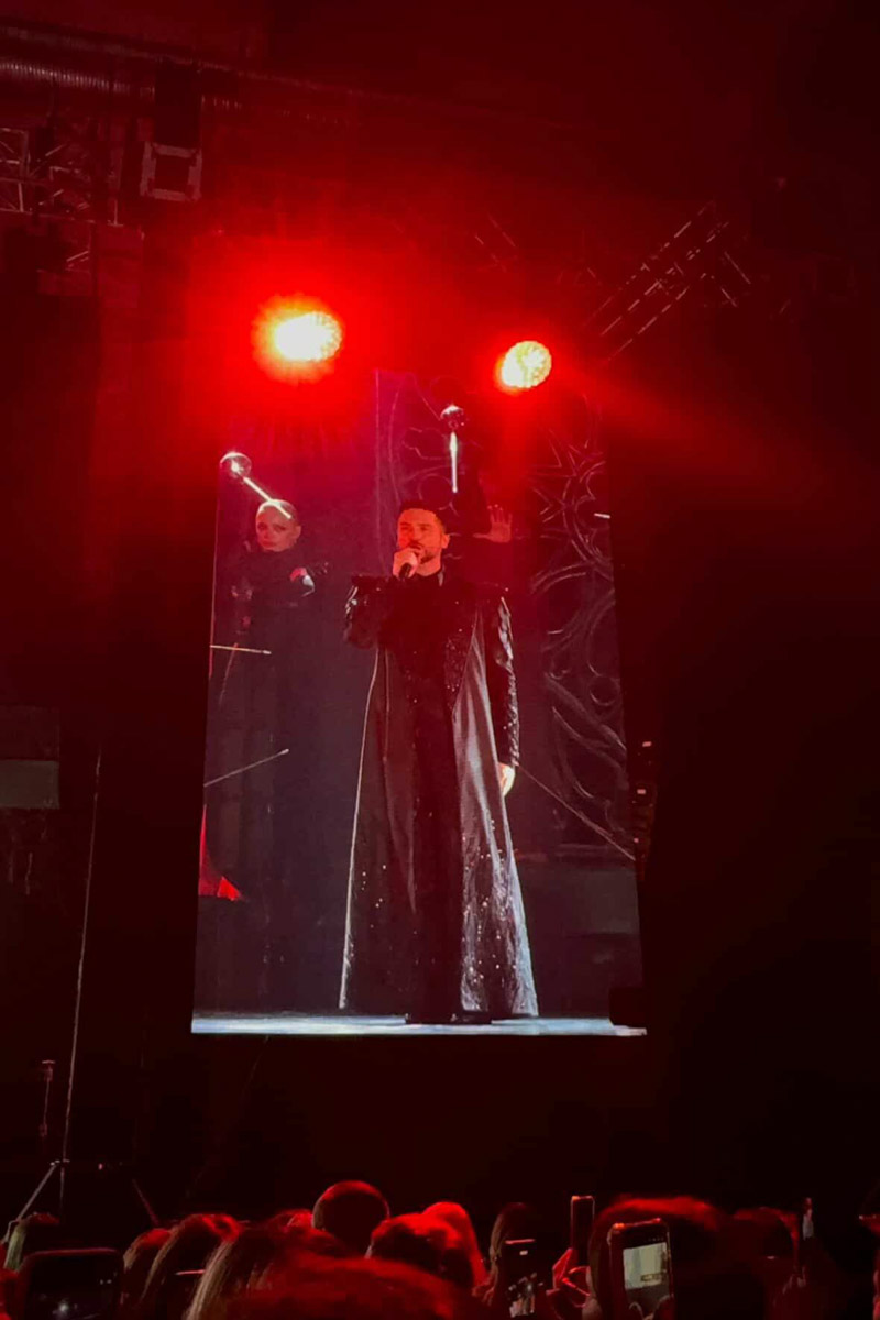 Нам не нужно составлять натальную карту Владимирской области, чтобы подтвердить факт — звезд шоу-бизнеса постоянно сюда тянет. Ведущий популярного шоу Дмитрий Журавлев ради суздальских блинов забыл о диете, певец Сергей Лазарев устроил цифровой детокс наряду с местными жителями, а актер Андрей Мерзликин прогулялся по историческому ядру региональной столицы.