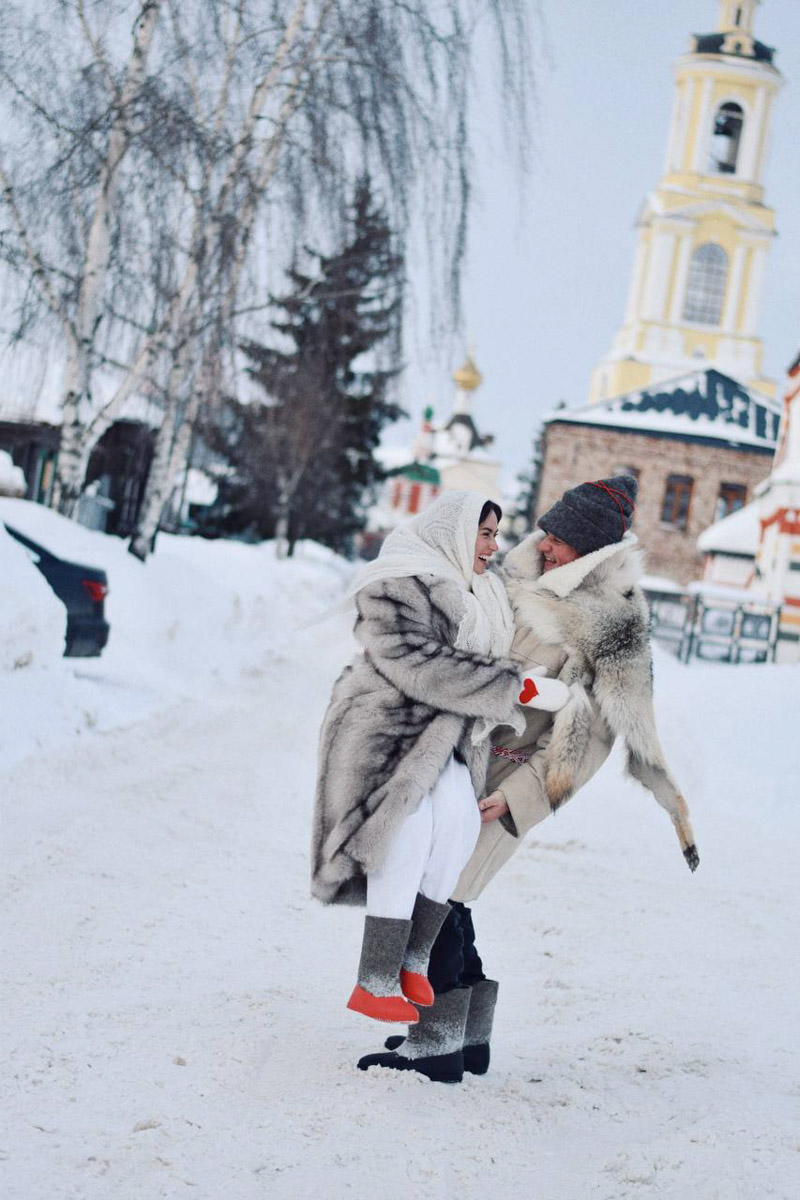 Нам не нужно составлять натальную карту Владимирской области, чтобы подтвердить факт — звезд шоу-бизнеса постоянно сюда тянет. Ведущий популярного шоу Дмитрий Журавлев ради суздальских блинов забыл о диете, певец Сергей Лазарев устроил цифровой детокс наряду с местными жителями, а актер Андрей Мерзликин прогулялся по историческому ядру региональной столицы.