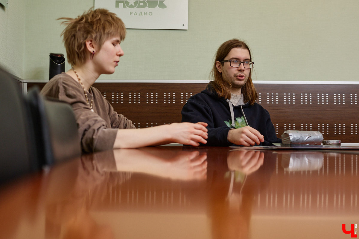 Соларографию нельзя отнести к популярным хобби. Например, во Владимире следы движения Солнца по небосклону запечатлевают всего несколько энтузиастов. В их числе Лилия Баринова и Даниил Логинов, с которыми «Ключ-Медиа» обсудил необычную технику съемки.