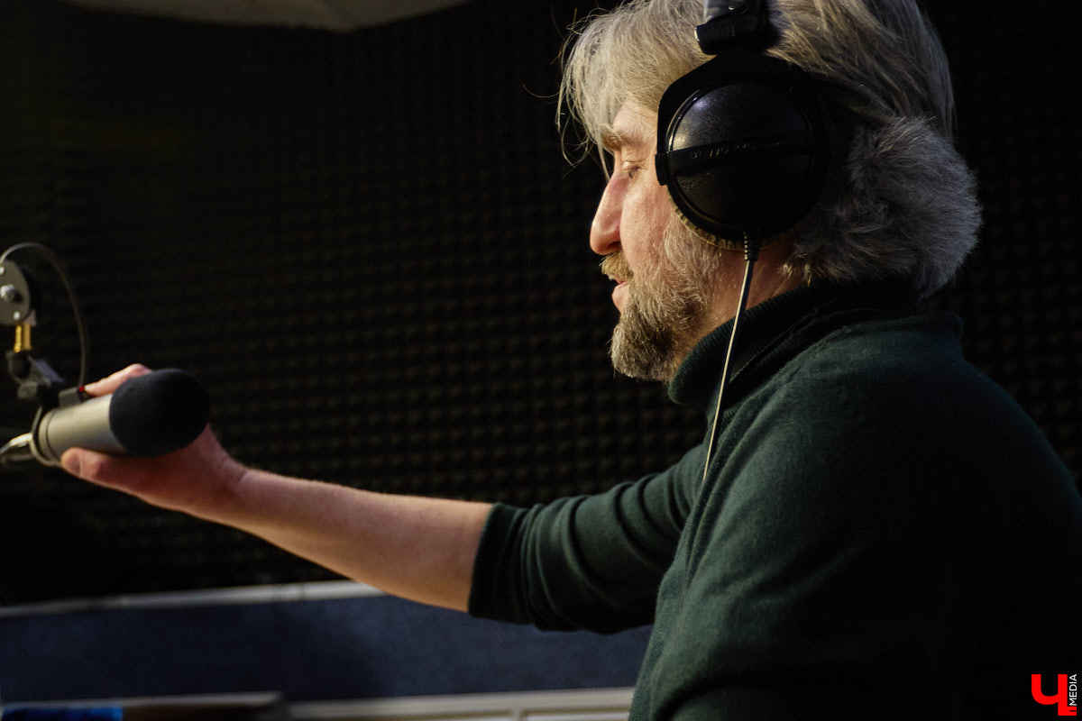 Если книга Михаила Язынина «Владимир пешком» больше про улицы и здания, то запущенная по следам путеводителя радиопередача в основном о людях. Каждый эфир — не скучная биография, а живая история с яркими деталями и аудиозаписями. Сейчас в доступе уже два десятка выпусков. Их «Ключ-Медиа» обсудил лично с автором.