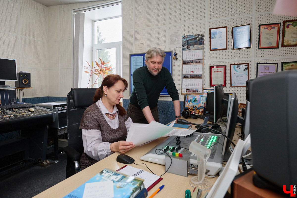 Если книга Михаила Язынина «Владимир пешком» больше про улицы и здания, то запущенная по следам путеводителя радиопередача в основном о людях. Каждый эфир — не скучная биография, а живая история с яркими деталями и аудиозаписями. Сейчас в доступе уже два десятка выпусков. Их «Ключ-Медиа» обсудил лично с автором.