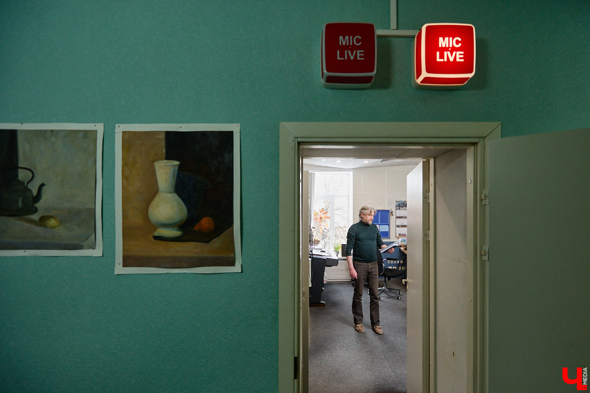 Если книга Михаила Язынина «Владимир пешком» больше про улицы и здания, то запущенная по следам путеводителя радиопередача в основном о людях. Каждый эфир — не скучная биография, а живая история с яркими деталями и аудиозаписями. Сейчас в доступе уже два десятка выпусков. Их «Ключ-Медиа» обсудил лично с автором.