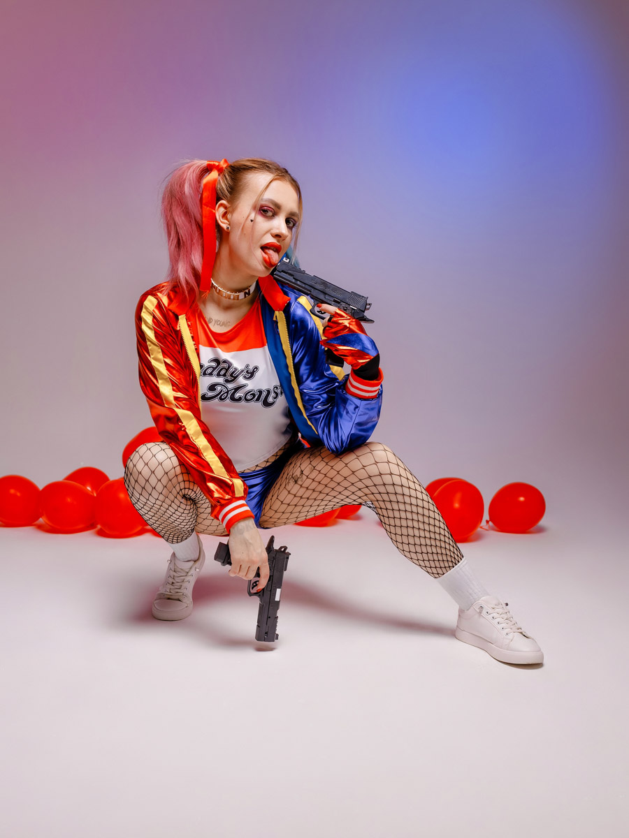 Главный женский день уже позади, а мы всё еще разбираем подарки! На этот раз большой презент подготовили владимирские фотографы. Специально к 8 Марта они собрали моделей, которые поучаствовали в косплеях на самые знаменитые девичьи образы мирового кино. «Ключ-Медиа» пообщался с участниками необычной съемки.