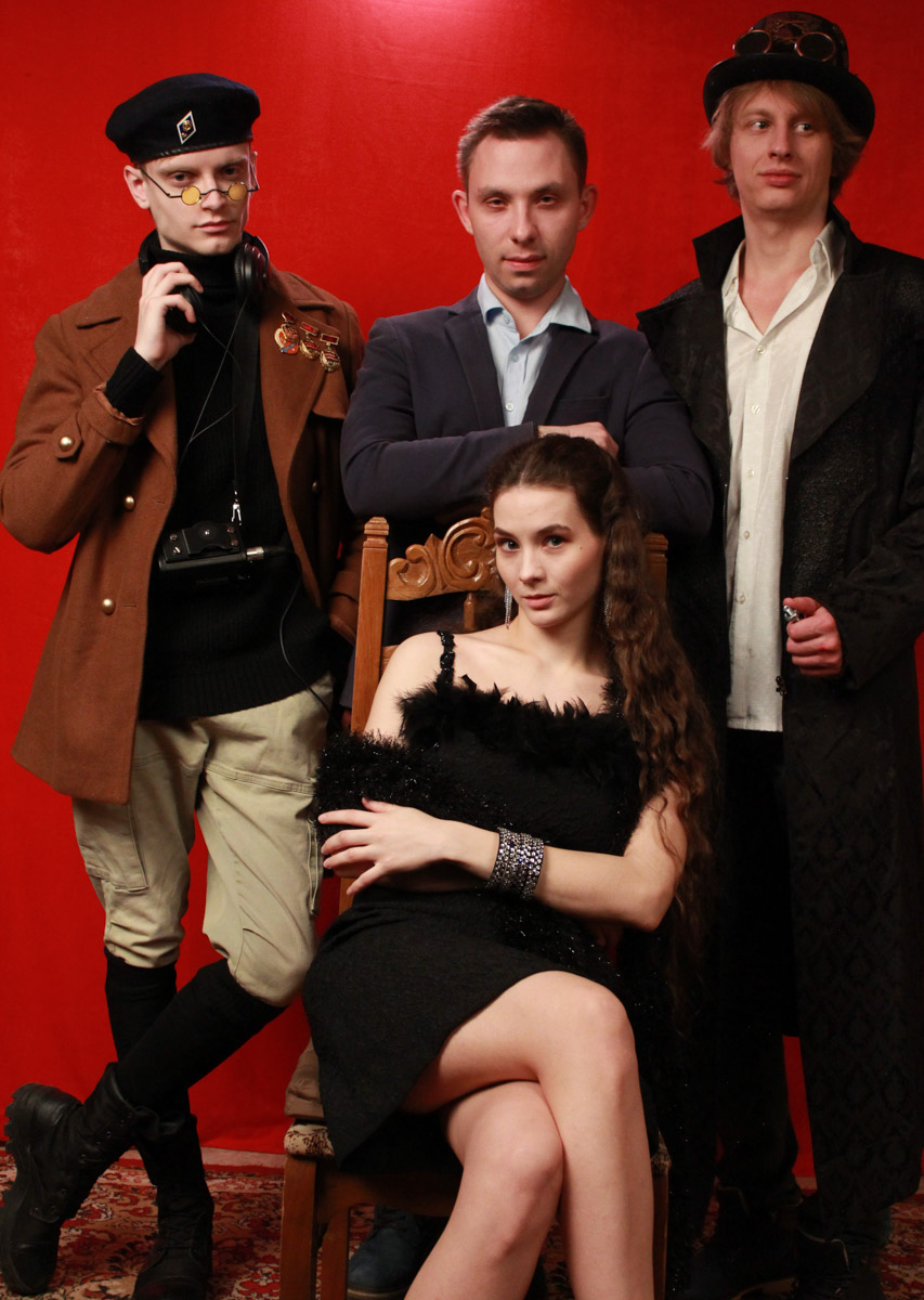 Дом с видом на кладбище, внезапные «гости» и актеры, которые до последнего спорили, кто из них по сюжету убийца. Во Владимирской области сняли «Теремок» — камерный детектив с характером, где черный юмор соседствует с реальными историями. Мы поговорили с режиссером Геннадием Шеиным и креативным продюсером Надеждой Лисиной и узнали, как рождается региональное кино.