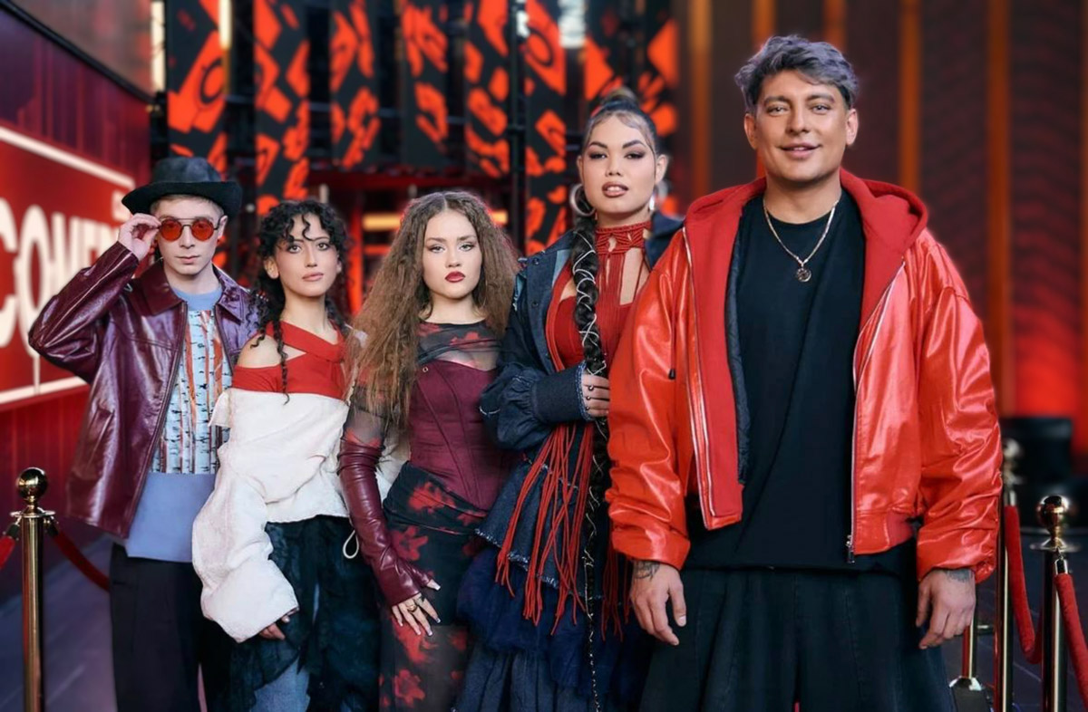 После триумфа на слепых прослушиваниях в шоу «Голос» владимирская певица Юлия Галкина буквально нарасхват у федеральных телеканалов. На Первом канале она выступила на одной сцене с Анной Асти, дуэтом исполнив ее хит «Царица», а до этого успела представить свою песню в Comedy Club на ТНТ!