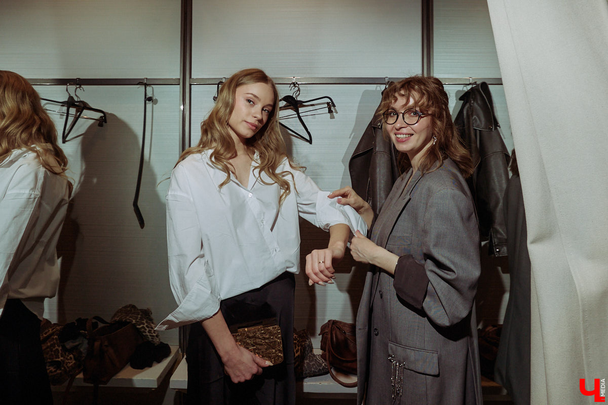 Весна 2026 года началась с фешен-экспериментов! После выхода сериала «Американская история любви» девушки отложили броские вещи в сторонку, дабы в этом сезоне научиться пользоваться базовым гардеробом. Источником их вдохновения стала Кэролин Бессетт-Кеннеди. «Ключ-Медиа» исследовал притягательность образов блондинки с помощью владимирской модели Дарьи Сереченко и стилиста Дины Бердинских.