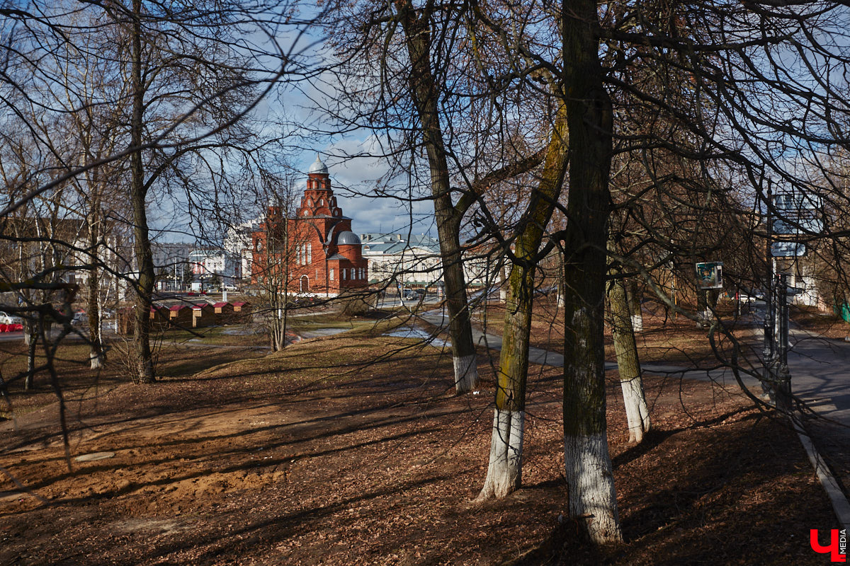 В этом году март решил поставить точку в зимней истории и стать самым теплым в Москве за всю метеоисторию. Апрель, в свою очередь, начнется с опережением климатического календаря на полтора месяца. Впрочем, стабильности от него ждать не стоит.