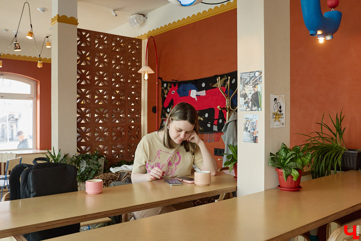 Многие привычные приложения для общения находятся под угрозой полного отключения от Рунета. И это, как известно, отнюдь не первоапрельская шутка. Пока одни пытаются «оживить» любимые сервисы, другие вовсю осваивают новые площадки. Корреспондент «Ключ-Медиа» провел тест-драйв некоторых пока еще малоизвестных мессенджеров, которые вполне могут стать доступной альтернативой.