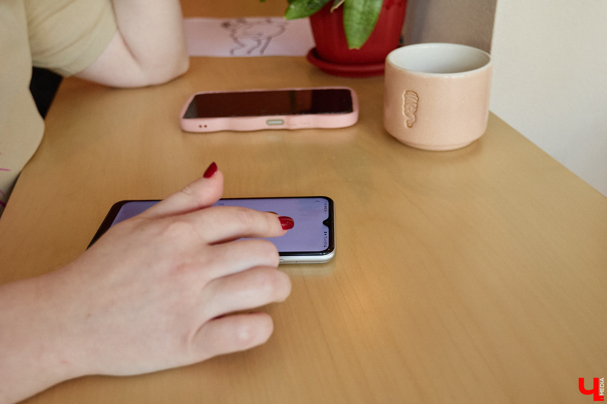 Многие привычные приложения для общения находятся под угрозой полного отключения от Рунета. И это, как известно, отнюдь не первоапрельская шутка. Пока одни пытаются «оживить» любимые сервисы, другие вовсю осваивают новые площадки. Корреспондент «Ключ-Медиа» провел тест-драйв некоторых пока еще малоизвестных мессенджеров, которые вполне могут стать доступной альтернативой.