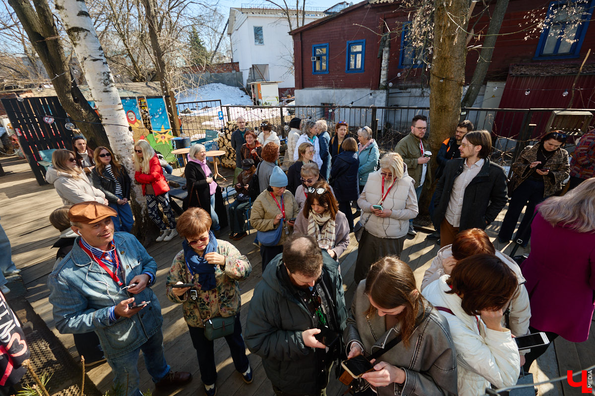Минувший воскресный день ознаменовался важным культурным событием: в историческом центре прошел краеведческий фестиваль «Свой слой». Мероприятие посвятили не только прошлому областной столицы, но и его настоящему. «Ключ-Медиа» побывал там и готов поделиться самыми яркими моментами!
