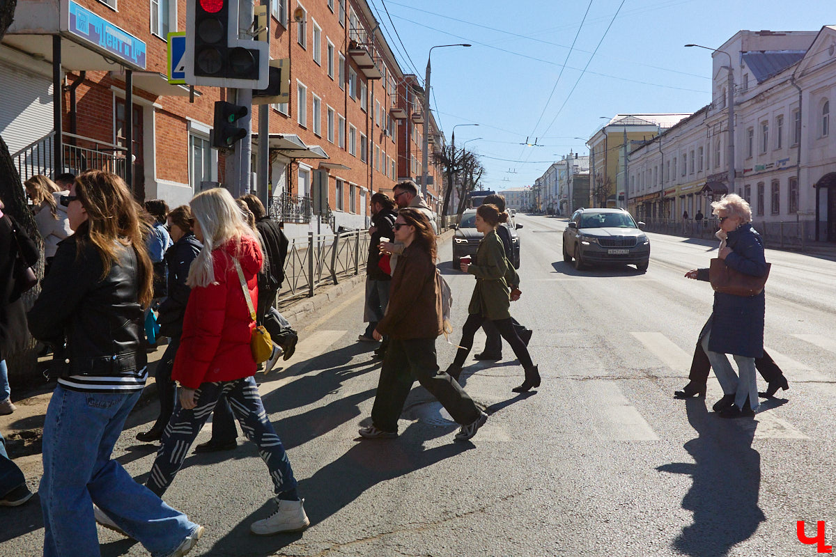 Минувший воскресный день ознаменовался важным культурным событием: в историческом центре прошел краеведческий фестиваль «Свой слой». Мероприятие посвятили не только прошлому областной столицы, но и его настоящему. «Ключ-Медиа» побывал там и готов поделиться самыми яркими моментами!