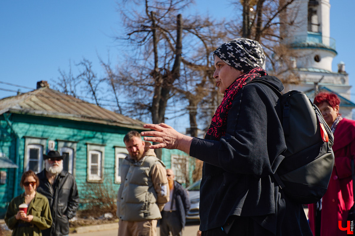 Минувший воскресный день ознаменовался важным культурным событием: в историческом центре прошел краеведческий фестиваль «Свой слой». Мероприятие посвятили не только прошлому областной столицы, но и его настоящему. «Ключ-Медиа» побывал там и готов поделиться самыми яркими моментами!