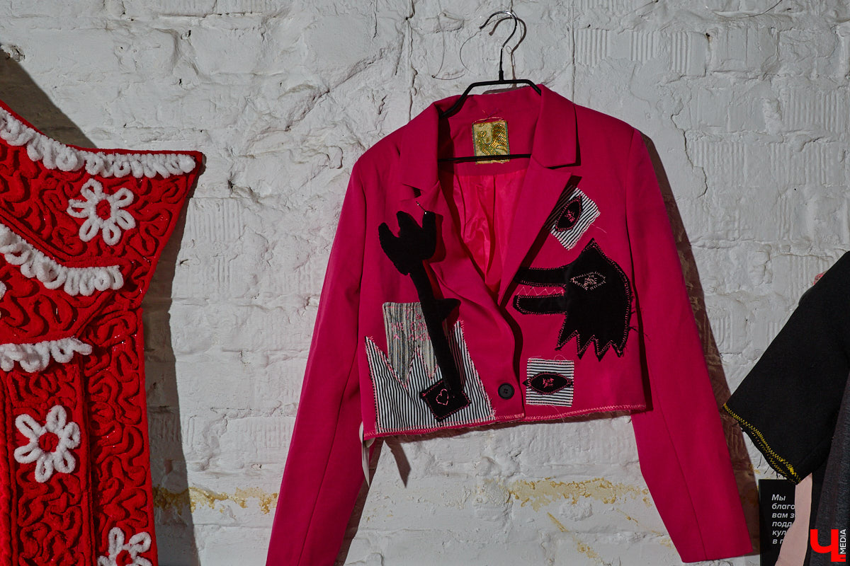 Минувший воскресный день ознаменовался важным культурным событием: в историческом центре прошел краеведческий фестиваль «Свой слой». Мероприятие посвятили не только прошлому областной столицы, но и его настоящему. «Ключ-Медиа» побывал там и готов поделиться самыми яркими моментами!