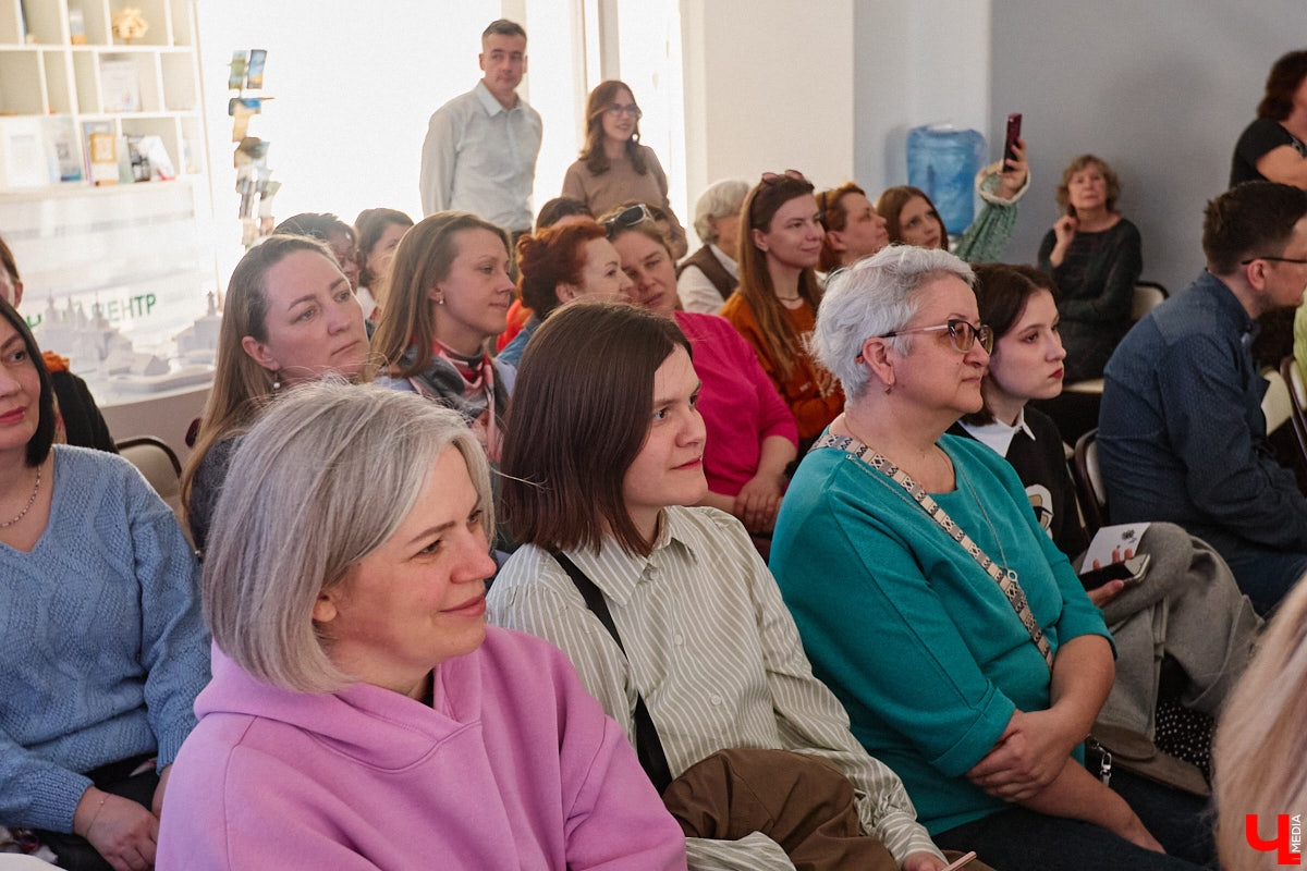 Минувший воскресный день ознаменовался важным культурным событием: в историческом центре прошел краеведческий фестиваль «Свой слой». Мероприятие посвятили не только прошлому областной столицы, но и его настоящему. «Ключ-Медиа» побывал там и готов поделиться самыми яркими моментами!