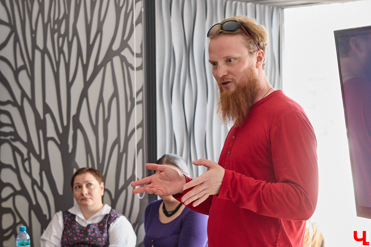 Минувший воскресный день ознаменовался важным культурным событием: в историческом центре прошел краеведческий фестиваль «Свой слой». Мероприятие посвятили не только прошлому областной столицы, но и его настоящему. «Ключ-Медиа» побывал там и готов поделиться самыми яркими моментами!