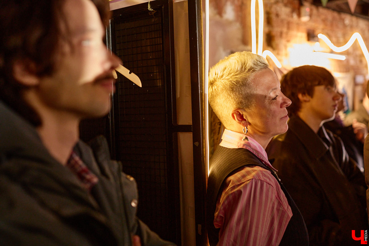 Минувший воскресный день ознаменовался важным культурным событием: в историческом центре прошел краеведческий фестиваль «Свой слой». Мероприятие посвятили не только прошлому областной столицы, но и его настоящему. «Ключ-Медиа» побывал там и готов поделиться самыми яркими моментами!