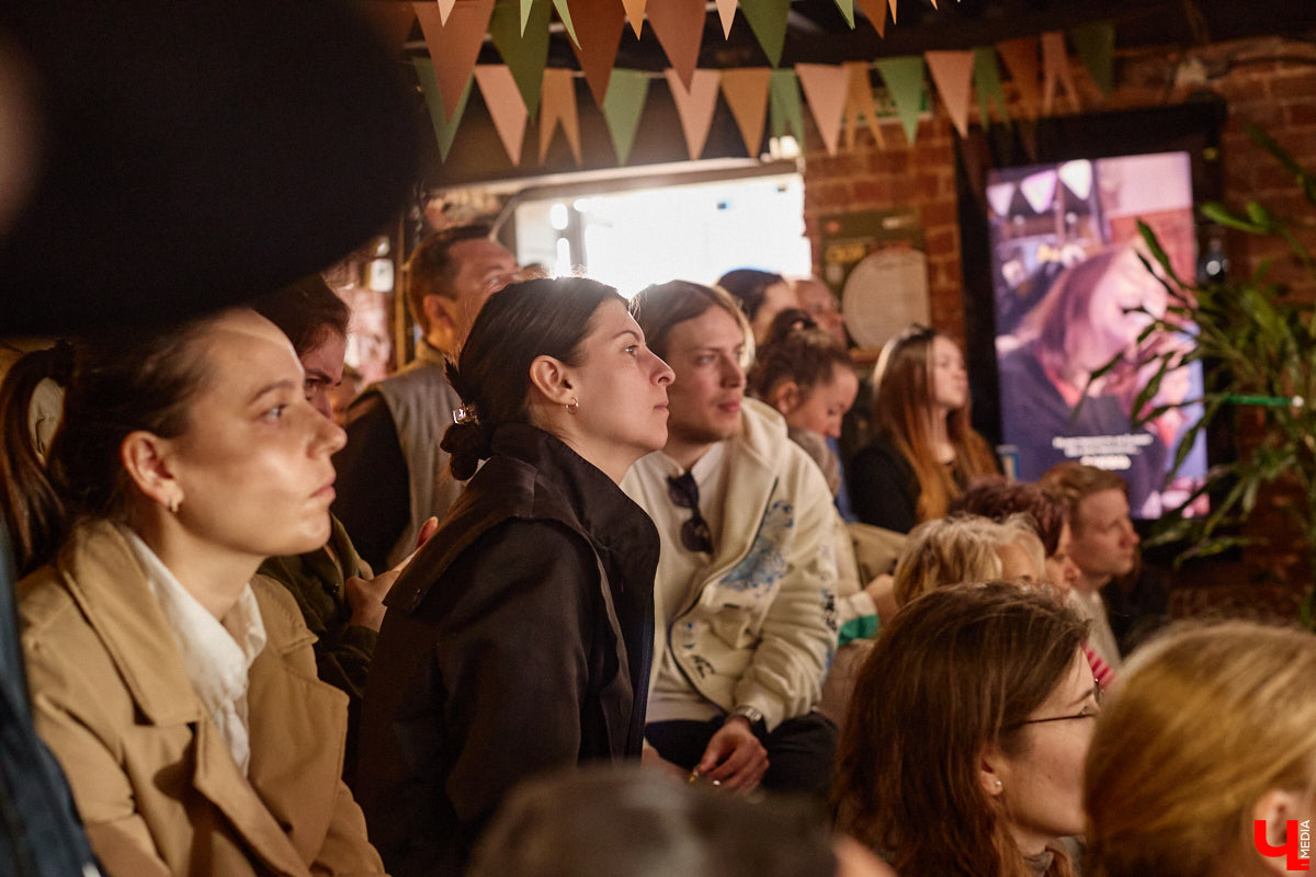 Минувший воскресный день ознаменовался важным культурным событием: в историческом центре прошел краеведческий фестиваль «Свой слой». Мероприятие посвятили не только прошлому областной столицы, но и его настоящему. «Ключ-Медиа» побывал там и готов поделиться самыми яркими моментами!