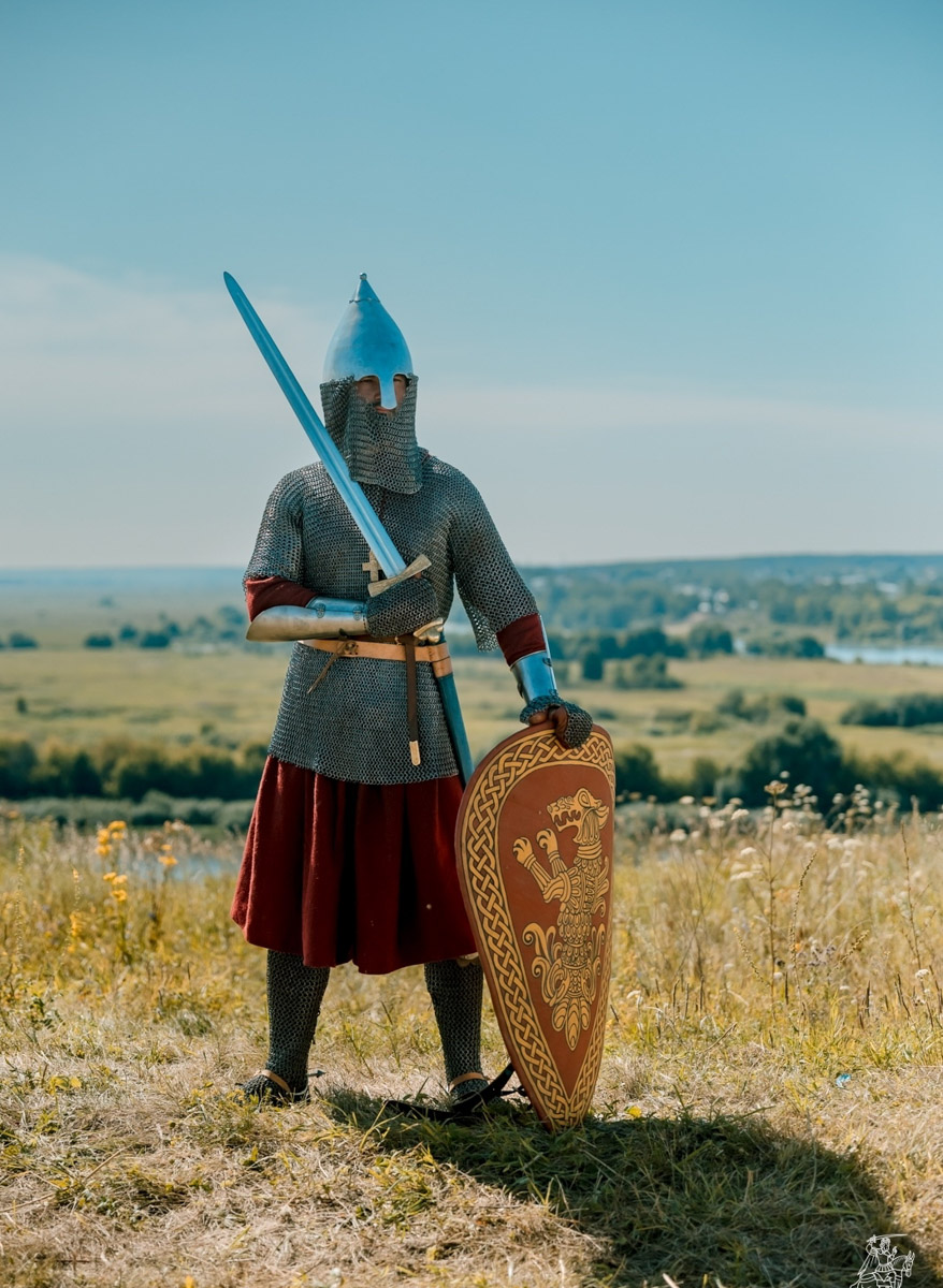 В марте состоялась премьера саги о жизни Андрея Боголюбского. Съемки сериала «Князь Андрей» проходили также в 33-м регионе. Жителям не терпелось оценить результат длительного кинопроцесса. Увы, многих он разочаровал. «Ключ-Медиа» изучил позиции экспертов, разобравших кинопродукт по косточкам.