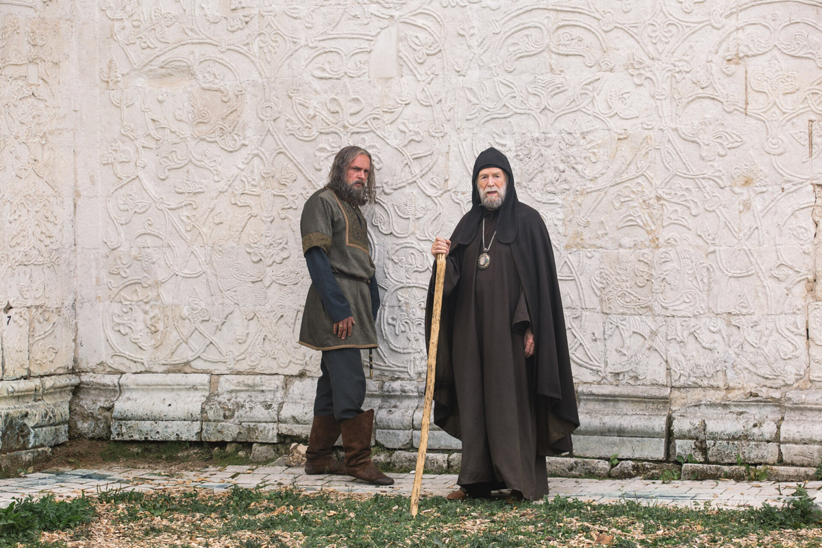 В марте состоялась премьера саги о жизни Андрея Боголюбского. Съемки сериала «Князь Андрей» проходили также в 33-м регионе. Жителям не терпелось оценить результат длительного кинопроцесса. Увы, многих он разочаровал. «Ключ-Медиа» изучил позиции экспертов, разобравших кинопродукт по косточкам.