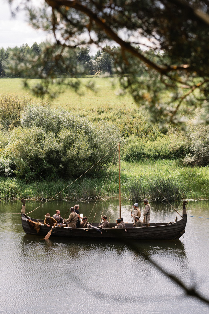 В марте состоялась премьера саги о жизни Андрея Боголюбского. Съемки сериала «Князь Андрей» проходили также в 33-м регионе. Жителям не терпелось оценить результат длительного кинопроцесса. Увы, многих он разочаровал. «Ключ-Медиа» изучил позиции экспертов, разобравших кинопродукт по косточкам.