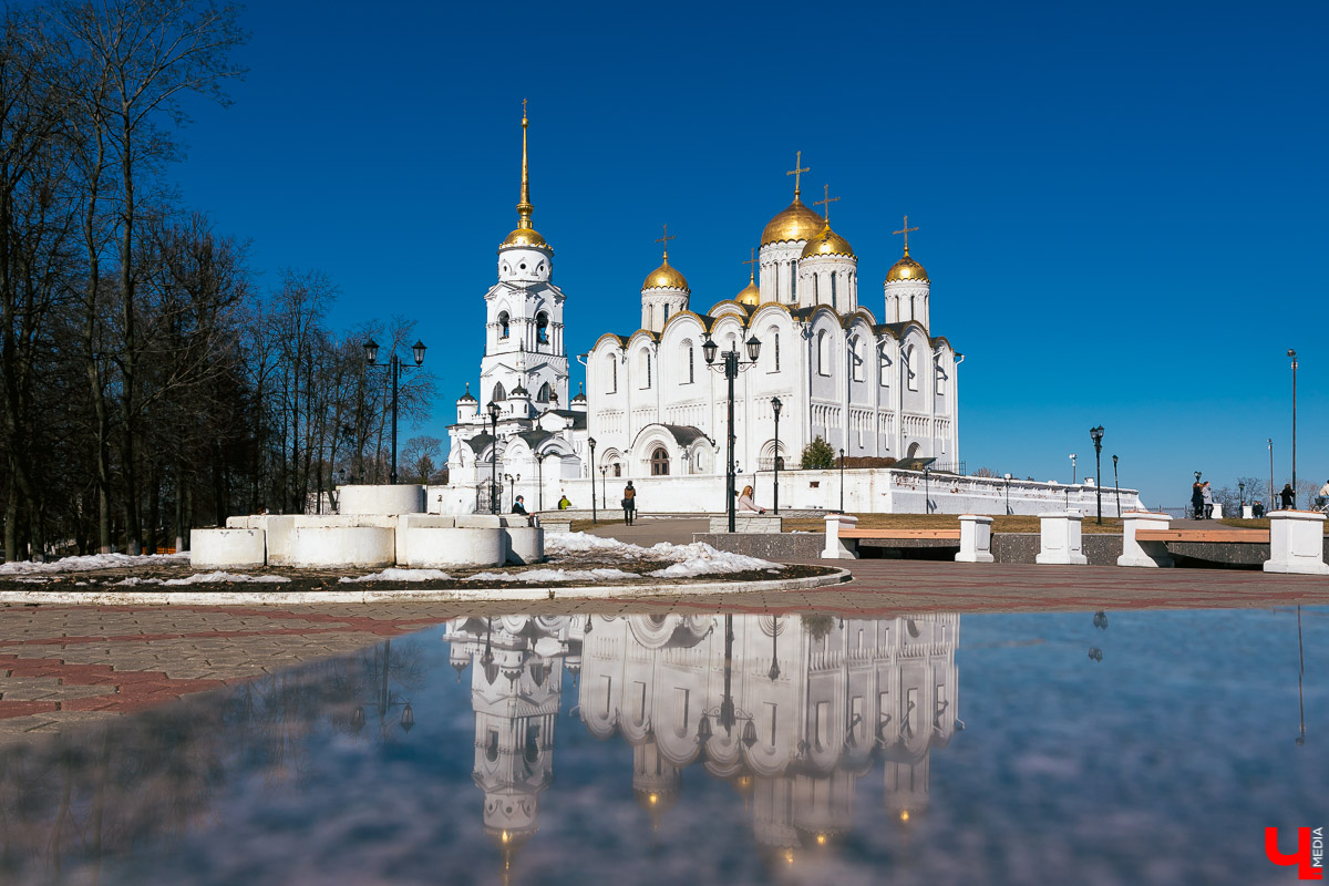Успенский собор во Владимире могут начать реставрировать уже в этом году. Ранее об этом заявил митрополит Владимирский и Суздальский Никандр, теперь сроки подтвердили в музее. Подробностей пока немного, но точно одно: уникальный памятник древнерусской истории, включенный в список Всемирного наследия ЮНЕСКО, давно нуждается в глобальном восстановлении.