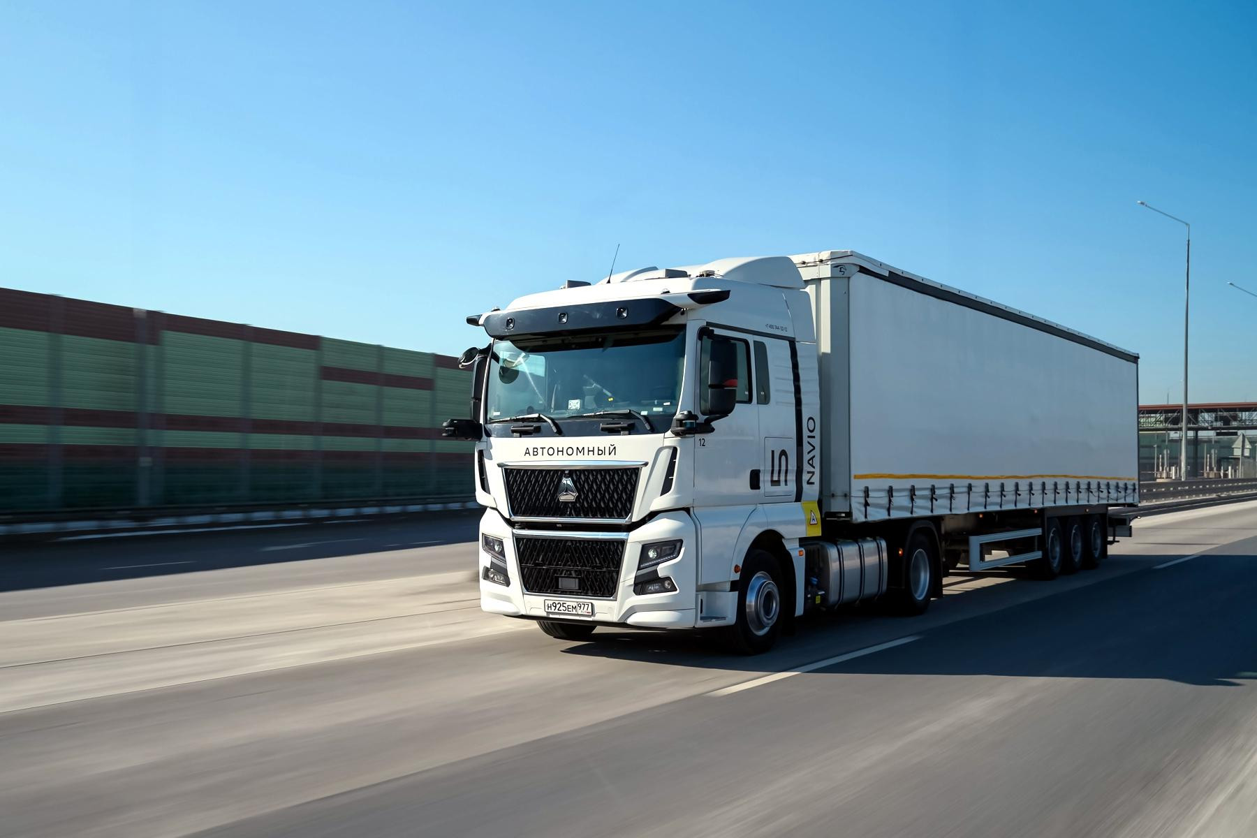 Во Владимире вновь планируют снести частные дома под новую дорогу от ДДюТ. На этот раз в центре внимания здания на улице Пушкарской. Предполагается, что демонтаж затронет сразу восемь жилых строений. Есть и хорошие новости. Проезд в общественном транспорте областного центра подорожает, но не так сильно, как предполагали перевозчики. Эти и другие новости в нашем традиционном дорожном обзоре.