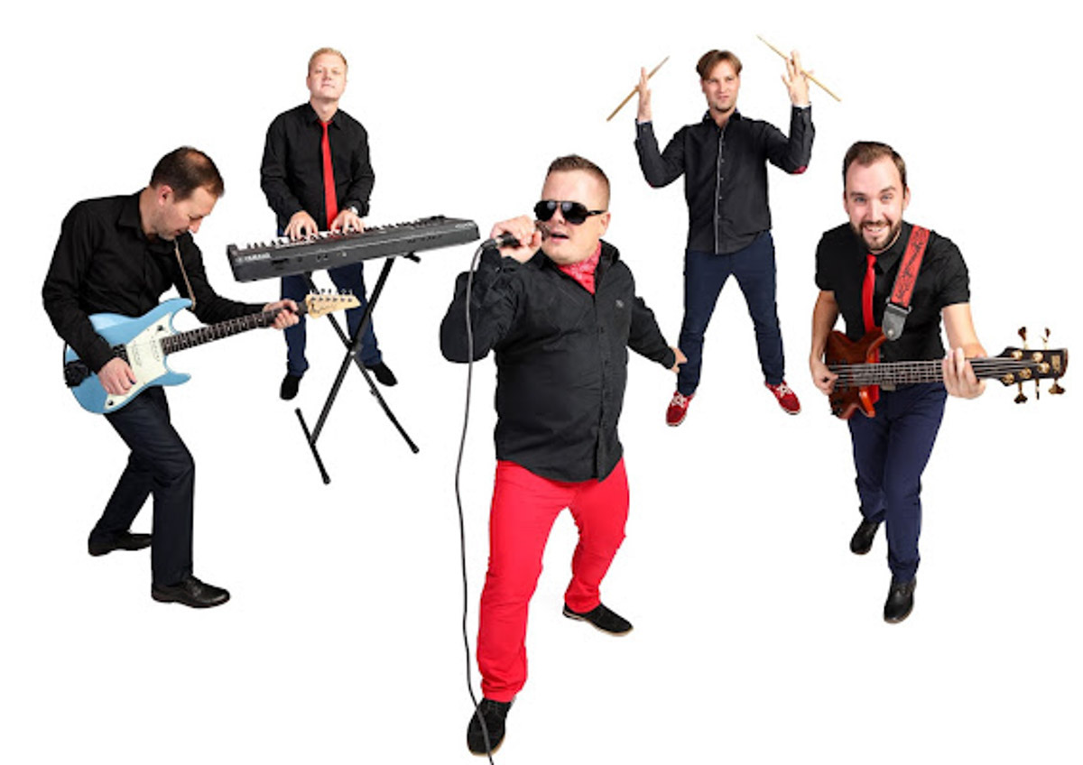 Группа «Ария» отметит во Владимире 40-летний юбилей группы, а Сергей Орлов привезет новую программу «Звезда». Помимо этого жителей областного центра ждут концерты на любой вкус: от рок-выступлений и кавер-шоу до новых имен и туров. Все подробности — в нашей афише.