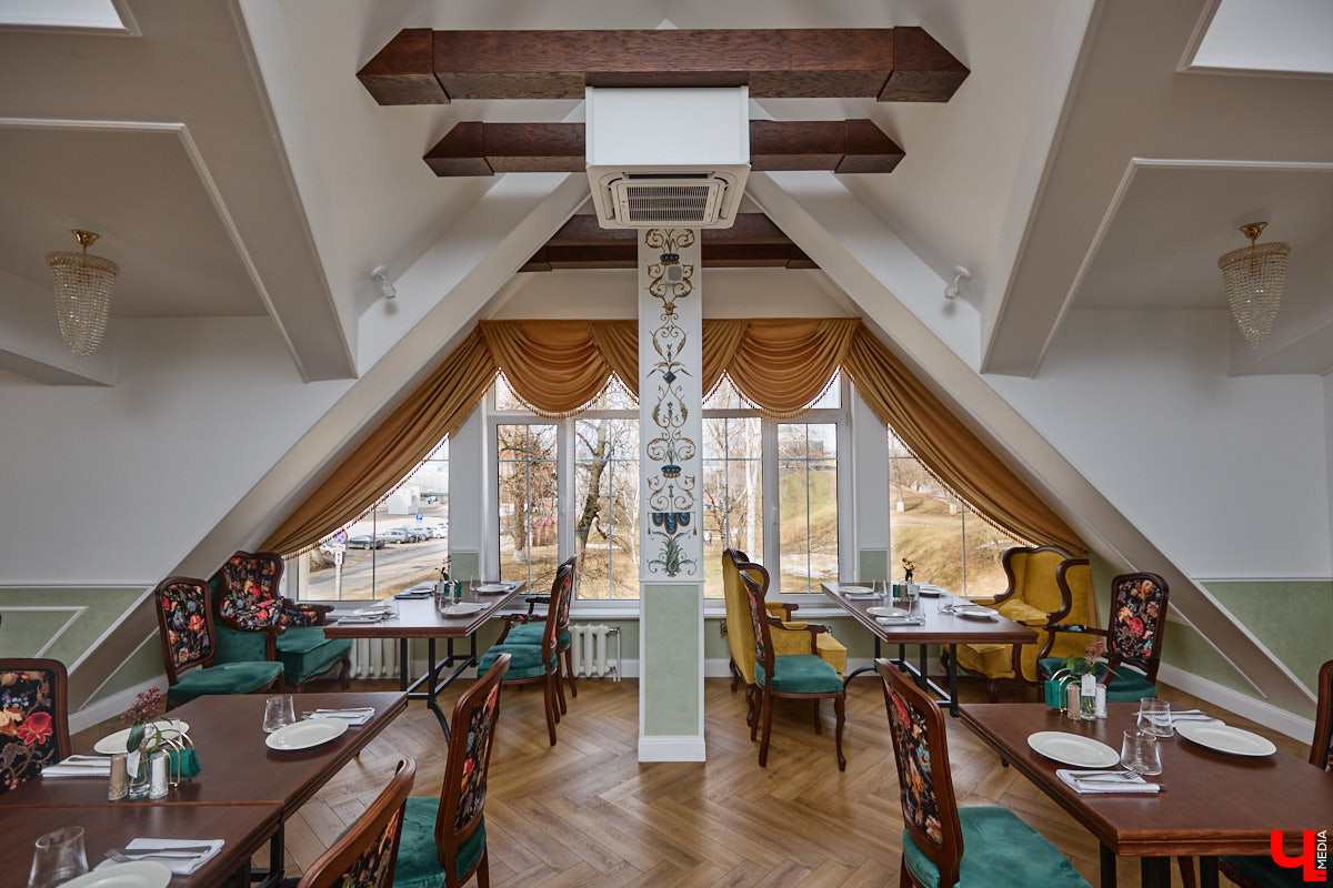 Весной ведущие российские кулинары состязаются в креативе, создавая умопомрачительные десерты. Парадокс в том, что их рецепты на самом деле придуманы более двух тысяч лет назад и в основе своей остались неизменны. Так, во владимирском трактире «Вновь» вернули из забвения александрийский кулич и многослойный курник.