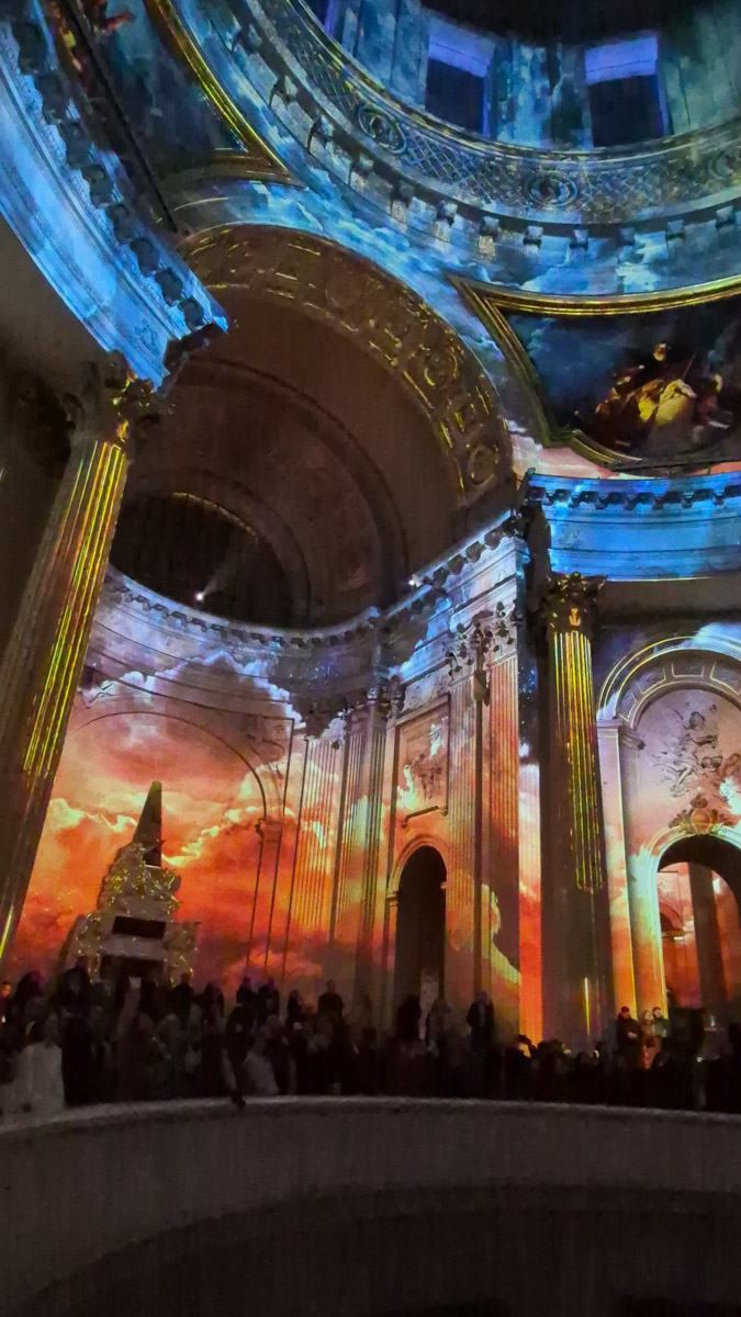 Горы мусора, толпы мигрантов и небезопасные улицы. Именно так описывали Париж Ольге Буниной ее друзья из французской столицы. Но отправившись в город любви в пятый раз, она открыла для себя совсем иную реальность. О своем путешествии, которое женщина вспоминает с огромной любовью, а также о развенчанных стереотипах про известнейшее место планеты туристка рассказала «Ключ-Медиа».