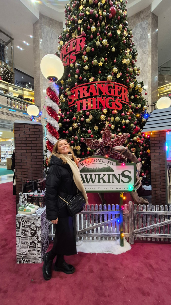 Горы мусора, толпы мигрантов и небезопасные улицы. Именно так описывали Париж Ольге Буниной ее друзья из французской столицы. Но отправившись в город любви в пятый раз, она открыла для себя совсем иную реальность. О своем путешествии, которое женщина вспоминает с огромной любовью, а также о развенчанных стереотипах про известнейшее место планеты туристка рассказала «Ключ-Медиа».