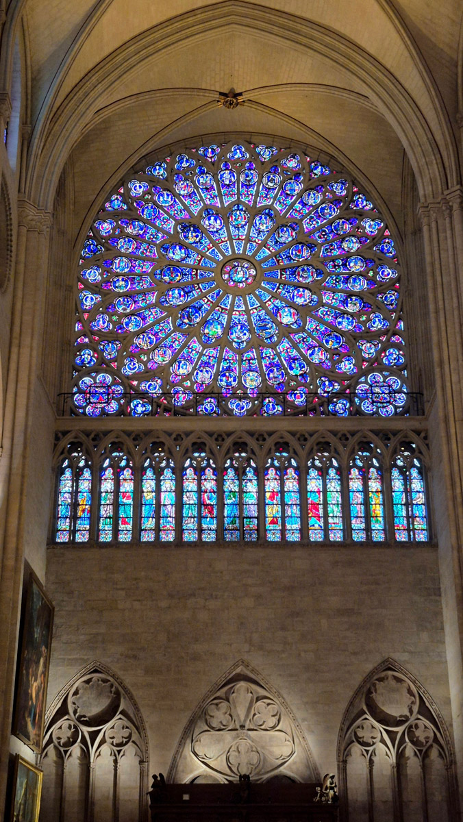 Горы мусора, толпы мигрантов и небезопасные улицы. Именно так описывали Париж Ольге Буниной ее друзья из французской столицы. Но отправившись в город любви в пятый раз, она открыла для себя совсем иную реальность. О своем путешествии, которое женщина вспоминает с огромной любовью, а также о развенчанных стереотипах про известнейшее место планеты туристка рассказала «Ключ-Медиа».