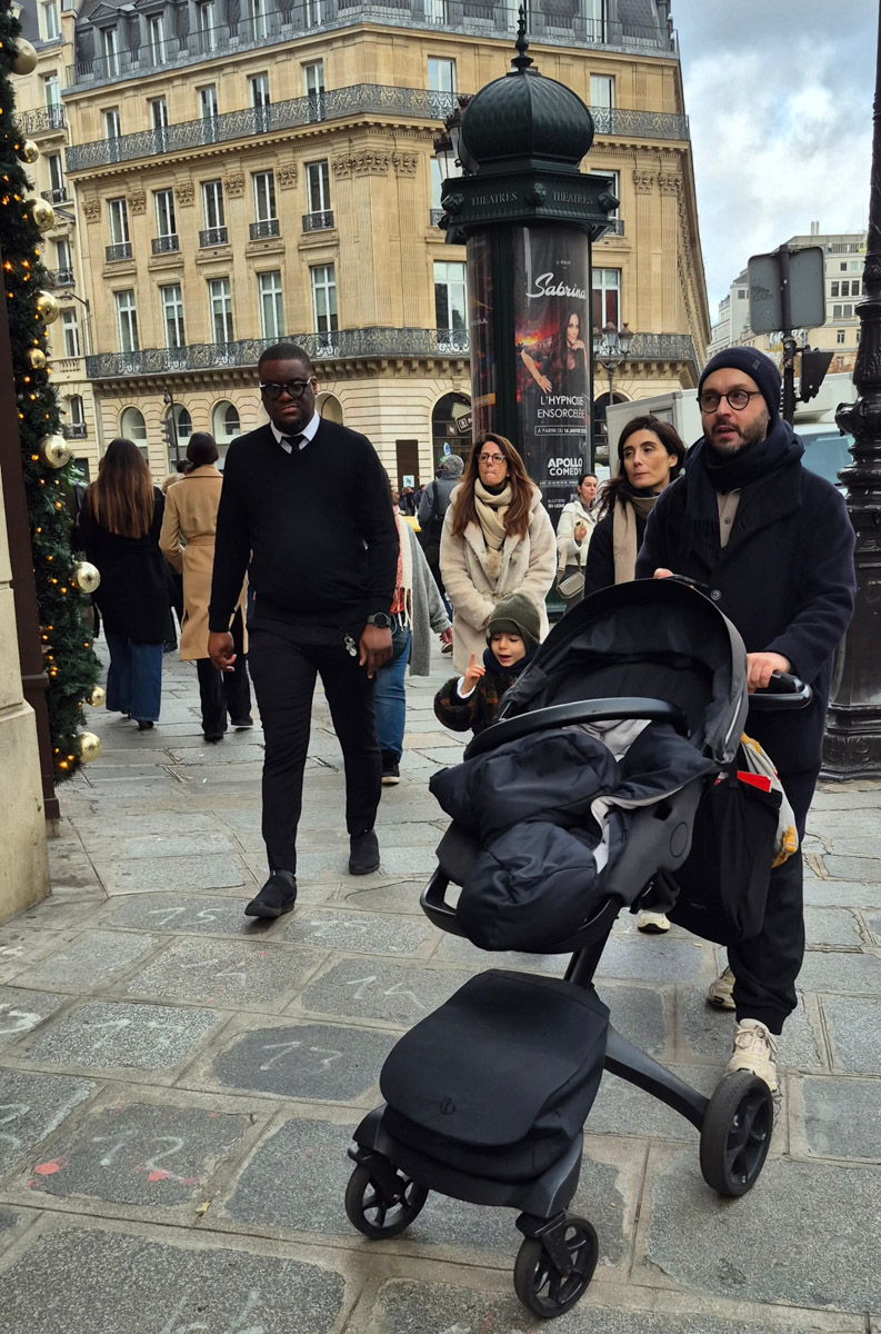 Горы мусора, толпы мигрантов и небезопасные улицы. Именно так описывали Париж Ольге Буниной ее друзья из французской столицы. Но отправившись в город любви в пятый раз, она открыла для себя совсем иную реальность. О своем путешествии, которое женщина вспоминает с огромной любовью, а также о развенчанных стереотипах про известнейшее место планеты туристка рассказала «Ключ-Медиа».