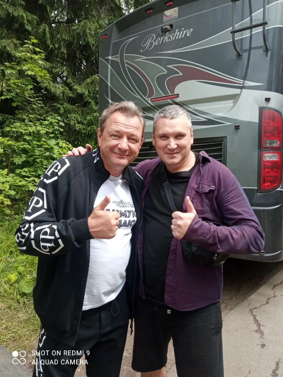 Хотя за его плечами более 50 съемок в кино и сериалах, имя владимирского актера не всегда указано в финальных титрах. У Святослава Кравцова множество эпизодических работ, однако в последнее время ему всё чаще стали давать роли второго плана. Как попасть на большой экран и почему нельзя отказываться от любых предложений, Святослав рассказал в интервью «Ключ-Медиа».