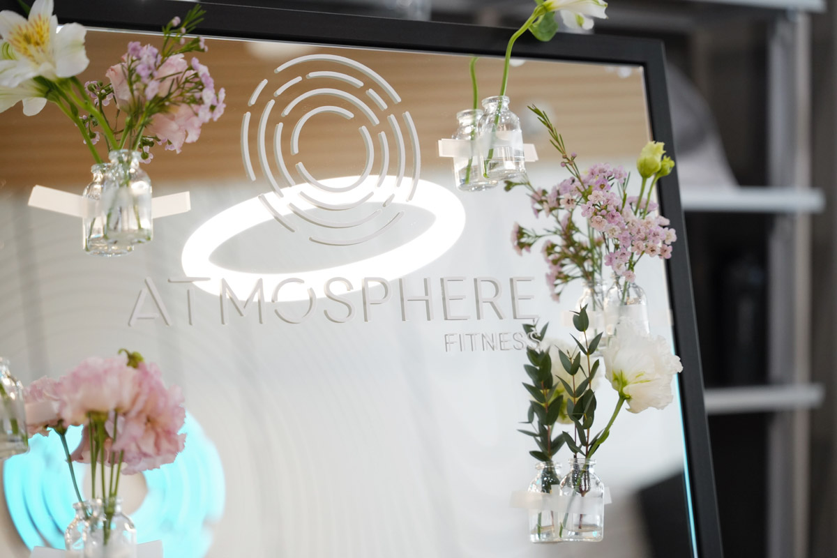 Владимирский фитнес-клуб «Атмосфера» вновь подтверждает статус одного из ведущих wellness*-пространств города. В начале апреля там презентовали новое и долгожданное направление — пилатес на реформерах. «Ключ-Медиа» не мог пропустить такое событие и заглянул на открытие.