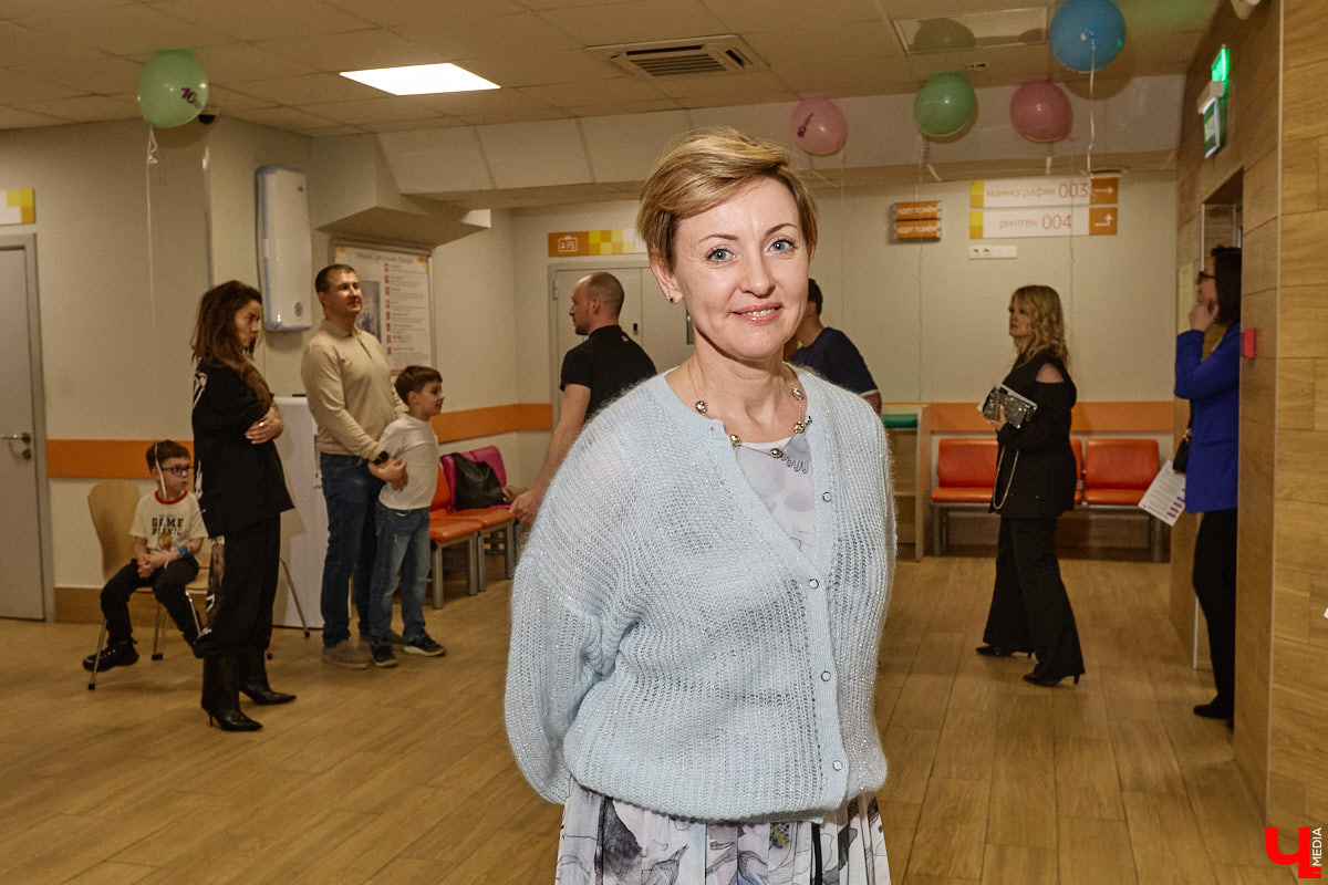 Квест-экскурсии, мастер-классы, игры, ток-шоу, фотографии в образах врачей разных специальностей — на необычной вечеринке в честь юбилея сети «Палитра» развлечения были на любой вкус. В апреле «Палитре» исполнилось 10 лет с момента открытия. За это время порядка 350 тысяч человек доверили свое здоровье клиникам сети. А потому главными гостями праздника стали, конечно же, пациенты.