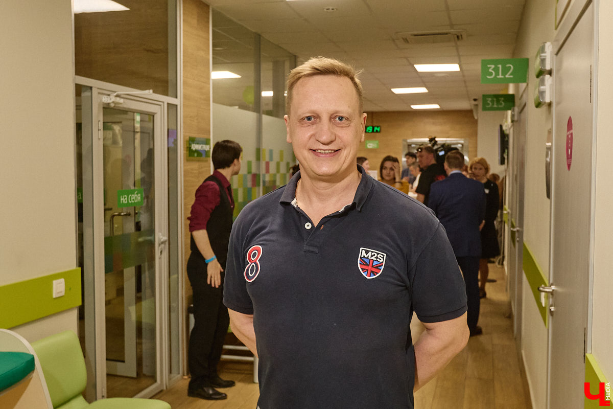 Квест-экскурсии, мастер-классы, игры, ток-шоу, фотографии в образах врачей разных специальностей — на необычной вечеринке в честь юбилея сети «Палитра» развлечения были на любой вкус. В апреле «Палитре» исполнилось 10 лет с момента открытия. За это время порядка 350 тысяч человек доверили свое здоровье клиникам сети. А потому главными гостями праздника стали, конечно же, пациенты.