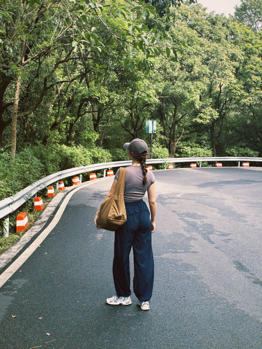 В мае 2025 года владимирский психолог Кристина Вдовина перебралась в Китай. Разумеется, такой головокружительный поворот оказался связан с массой впечатлений, трудностей и внутренних трансформаций. Спустя почти год жизни в Азии девушка готова поделиться своими выводами и умозаключениями.