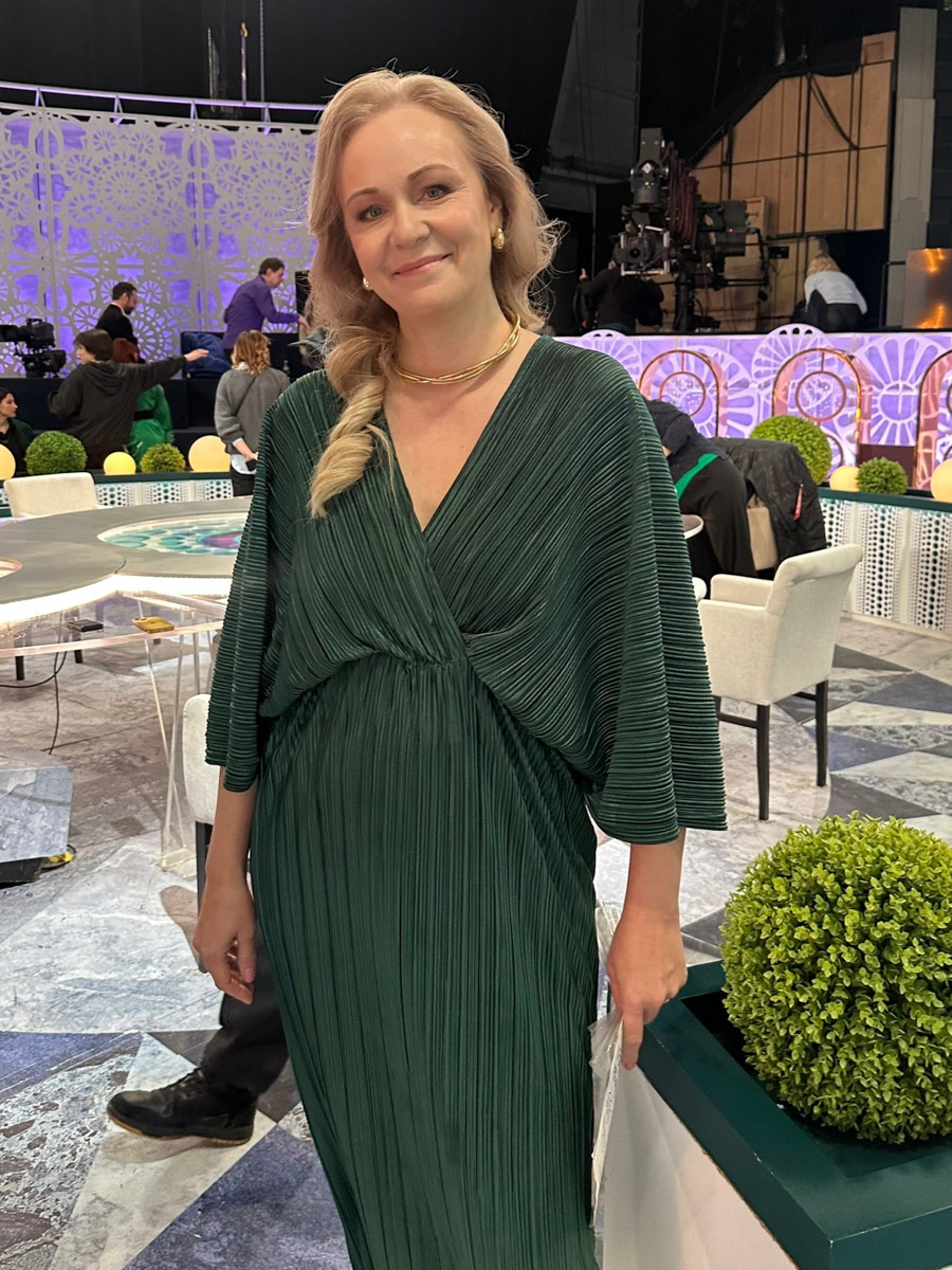 Реально ли найти свою судьбу за 45 минут эфирного времени? Миссия не из легких, но вполне выполнима. С таким настроем ехала на передачу «Давай поженимся» Вера Крылова. Владимирская учительница сольфеджио примерила на себя роль невесты и стала фавориткой жениха из Калининграда. Девушка рассказала «Ключ-Медиа», как оказалась на площадке и чем закончилась эта лав-стори.