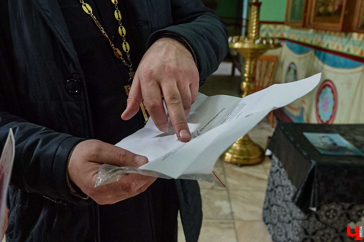 Вознесенская церковь прошла путь от древнего монастыря на подступах к Владимиру до тихого приходского храма. В начале 2000-х там нашли захоронение героя Отечественной войны 1812 года – майора гусарского полка Дмитрия Голицына. Есть мнение, что его биография во многом схожа с судьбой Андрея Болконского, героя романа Льва Толстого «Война и мир». Как трагическая кончина юноши повлияла на строительство каменного комплекса данной церкви? И при чем тут… босоножки? «Ключ-Медиа» искал ответы на эти вопросы вместе с настоятелем, отцом Николаем Смирновым.