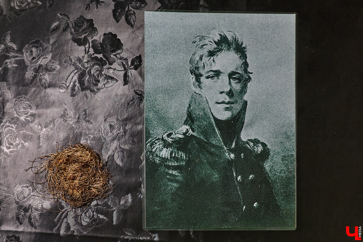 Вознесенская церковь прошла путь от древнего монастыря на подступах к Владимиру до тихого приходского храма. В начале 2000-х там нашли захоронение героя Отечественной войны 1812 года – майора гусарского полка Дмитрия Голицына. Есть мнение, что его биография во многом схожа с судьбой Андрея Болконского, героя романа Льва Толстого «Война и мир». Как трагическая кончина юноши повлияла на строительство каменного комплекса данной церкви? И при чем тут… босоножки? «Ключ-Медиа» искал ответы на эти вопросы вместе с настоятелем, отцом Николаем Смирновым.