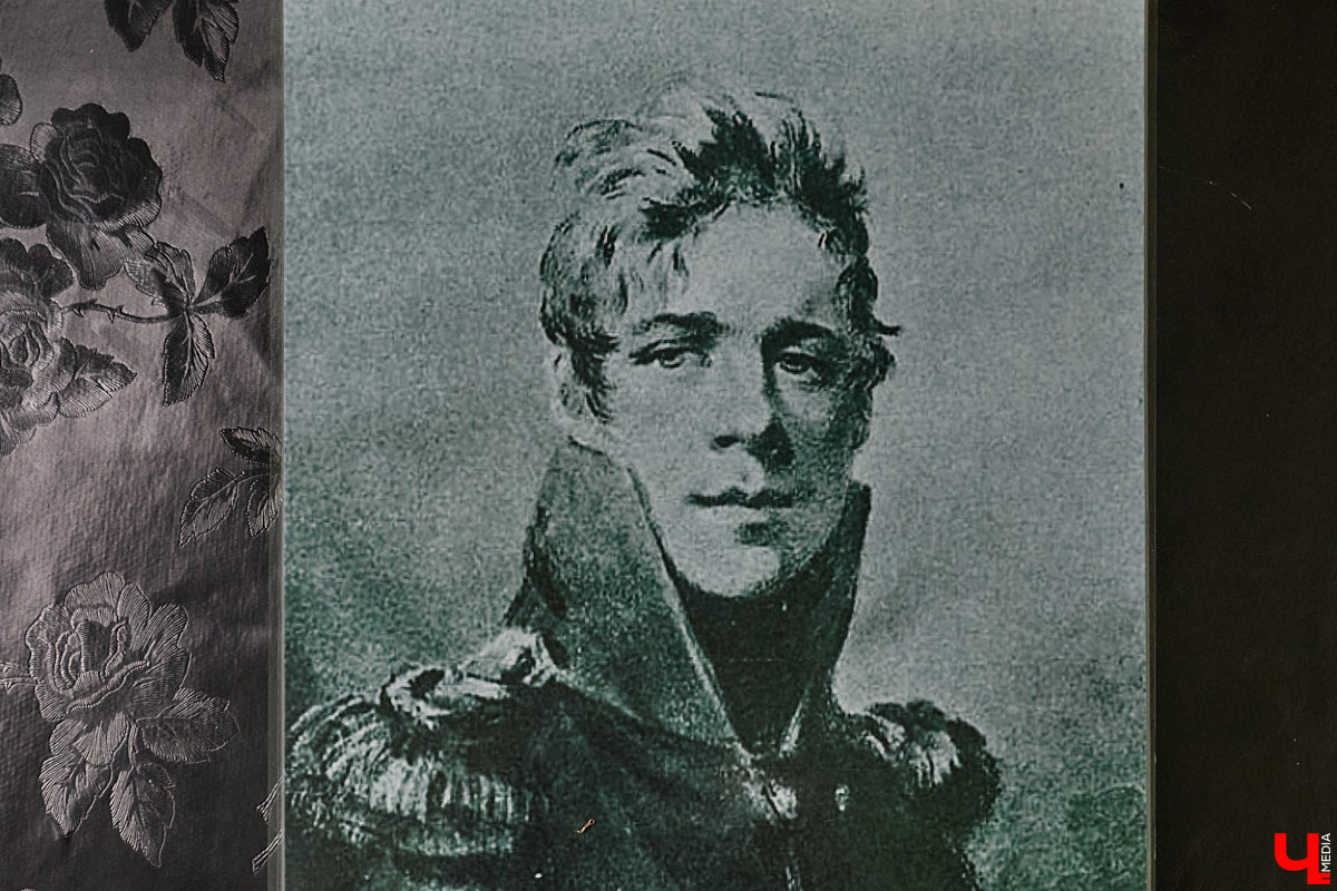 Вознесенская церковь прошла путь от древнего монастыря на подступах к Владимиру до тихого приходского храма. В начале 2000-х там нашли захоронение героя Отечественной войны 1812 года – майора гусарского полка Дмитрия Голицына. Есть мнение, что его биография во многом схожа с судьбой Андрея Болконского, героя романа Льва Толстого «Война и мир». Как трагическая кончина юноши повлияла на строительство каменного комплекса данной церкви? И при чем тут… босоножки? «Ключ-Медиа» искал ответы на эти вопросы вместе с настоятелем, отцом Николаем Смирновым.