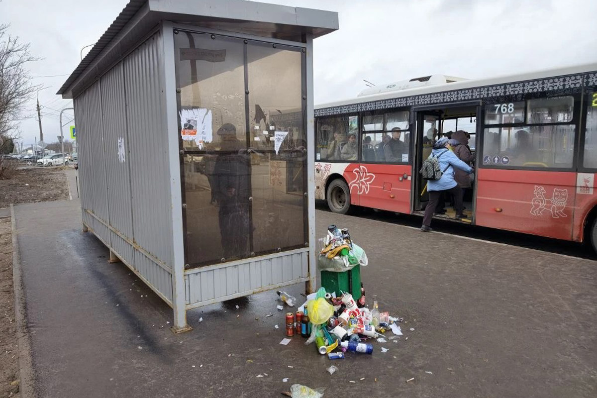 Вы уже успели в этом году выйти на субботник и навести порядок хотя бы около своего дома? Если нет, то сейчас самое время. Пример уже показал Чистомэн, недавно посетивший Владимир. Популярный челябинский экоблогер собрал четыре мешка с фантиками и бутылками и дал свою оценку чистоте владимирских парков и улиц.