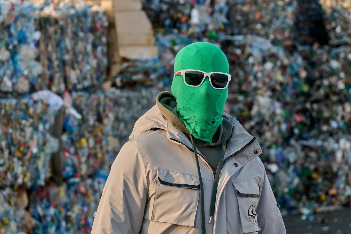 Вы уже успели в этом году выйти на субботник и навести порядок хотя бы около своего дома? Если нет, то сейчас самое время. Пример уже показал Чистомэн, недавно посетивший Владимир. Популярный челябинский экоблогер собрал четыре мешка с фантиками и бутылками и дал свою оценку чистоте владимирских парков и улиц.