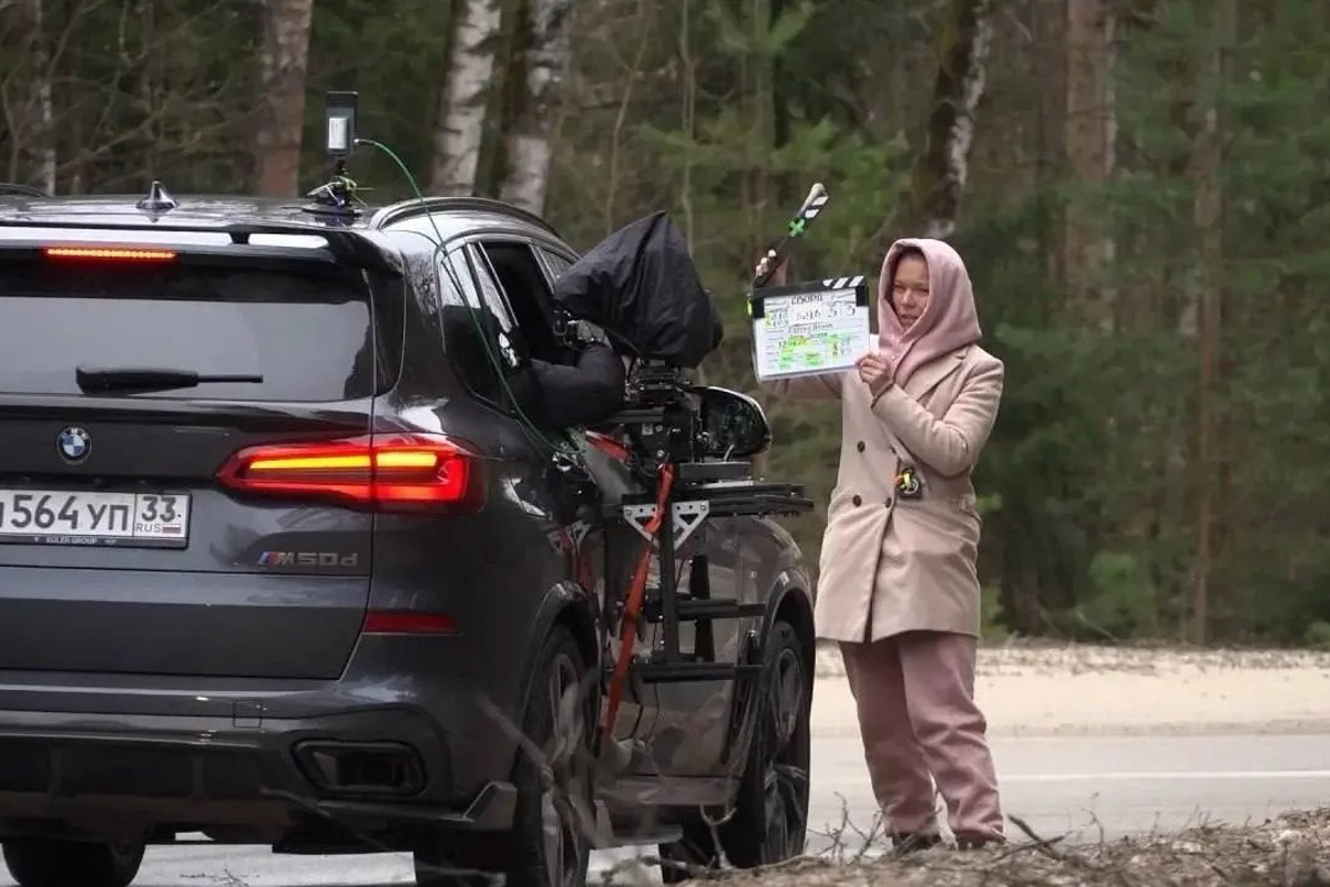 Во Владимирской области завершились съемки сериала «Свора». Кинематографисты работали в нашем регионе почти месяц и успели снять несколько ключевых эпизодов картины. Для этого столицу 33-го региона переименовали в Волчегорск, а мэрию перенесли в Областной дворец культуры и искусства. Эти и другие детали уже на сайте!