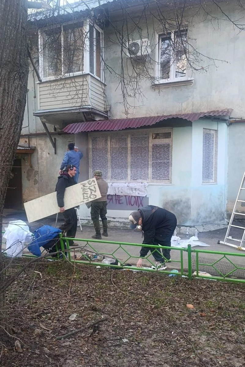 Во Владимирской области завершились съемки сериала «Свора». Кинематографисты работали в нашем регионе почти месяц и успели снять несколько ключевых эпизодов картины. Для этого столицу 33-го региона переименовали в Волчегорск, а мэрию перенесли в Областной дворец культуры и искусства. Эти и другие детали уже на сайте!