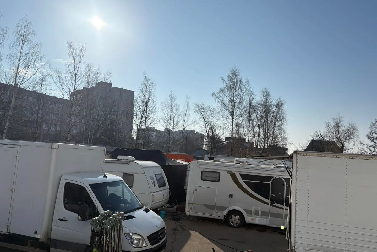 Во Владимирской области завершились съемки сериала «Свора». Кинематографисты работали в нашем регионе почти месяц и успели снять несколько ключевых эпизодов картины. Для этого столицу 33-го региона переименовали в Волчегорск, а мэрию перенесли в Областной дворец культуры и искусства. Эти и другие детали уже на сайте!