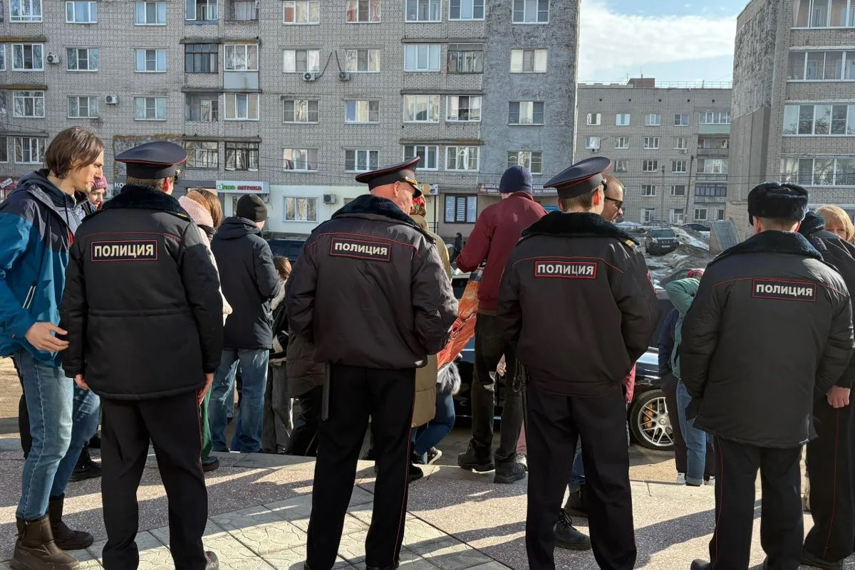 Во Владимирской области завершились съемки сериала «Свора». Кинематографисты работали в нашем регионе почти месяц и успели снять несколько ключевых эпизодов картины. Для этого столицу 33-го региона переименовали в Волчегорск, а мэрию перенесли в Областной дворец культуры и искусства. Эти и другие детали уже на сайте!