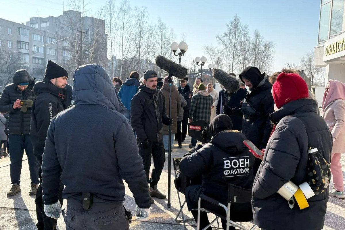 Во Владимирской области завершились съемки сериала «Свора». Кинематографисты работали в нашем регионе почти месяц и успели снять несколько ключевых эпизодов картины. Для этого столицу 33-го региона переименовали в Волчегорск, а мэрию перенесли в Областной дворец культуры и искусства. Эти и другие детали уже на сайте!