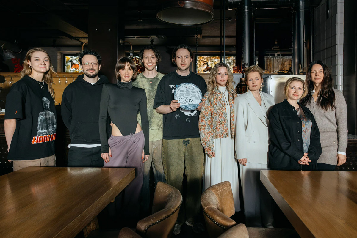 Во Владимирской области завершились съемки сериала «Свора». Кинематографисты работали в нашем регионе почти месяц и успели снять несколько ключевых эпизодов картины. Для этого столицу 33-го региона переименовали в Волчегорск, а мэрию перенесли в Областной дворец культуры и искусства. Эти и другие детали уже на сайте!